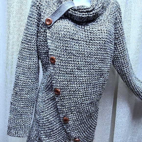 Elegant Gray Cowl Neck Women's Sweater - Picture 10 of 12